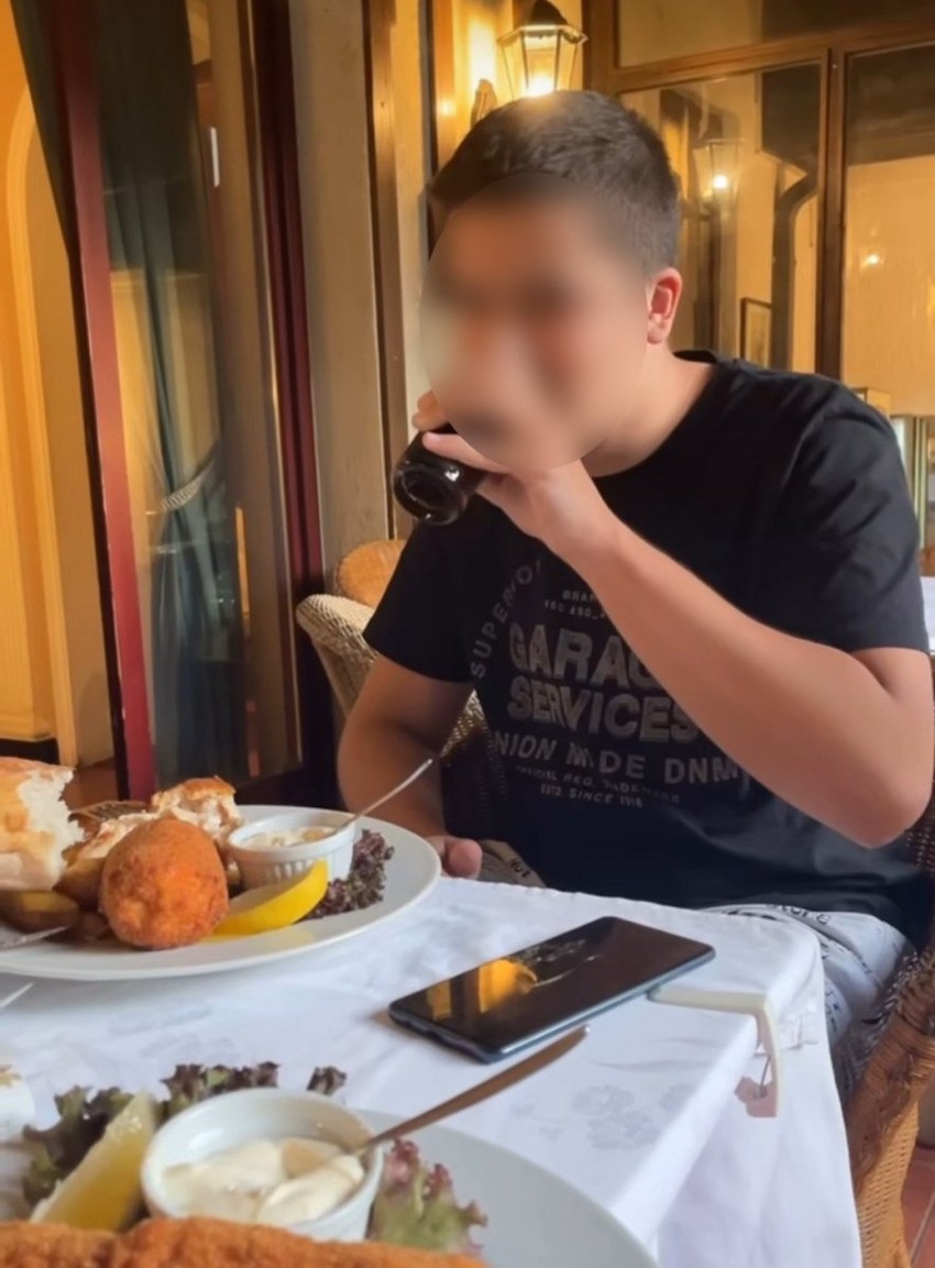 Anđela pokazala brata