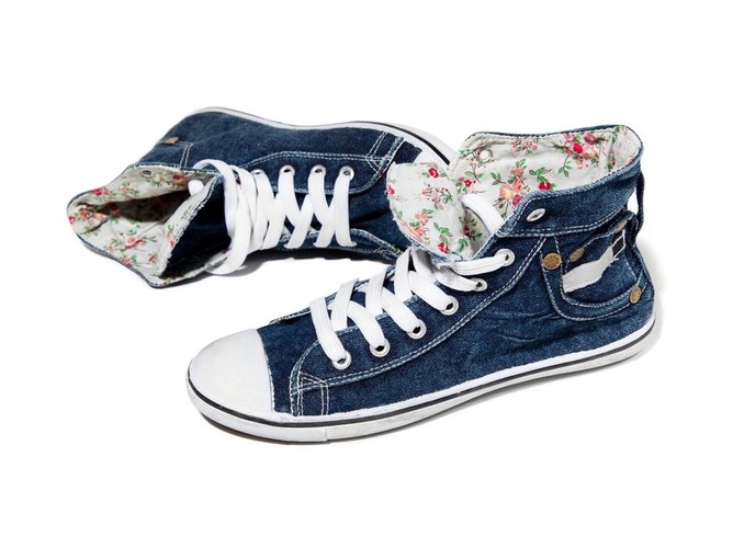 Kwiaty, romantyzm i vintage. Jesienne trendy w linii Cool in Khaki od House