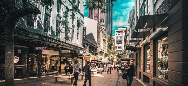 Rząd tego kraju przyznaje, że wyeliminowanie koronawirusa jest niemożliwe i łagodzi restrykcje