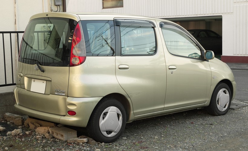 Toyota Fun Cargo, autor:Tennen-Gas, licencja: Creative Commons Attribution-Share Alike 3.0 Unported