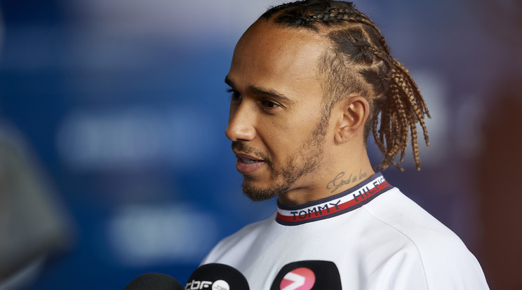 Lewis Hamilton meghátrált, a Brit Nagydíjra ő is levette az ékszereit / Fotó: Getty Images