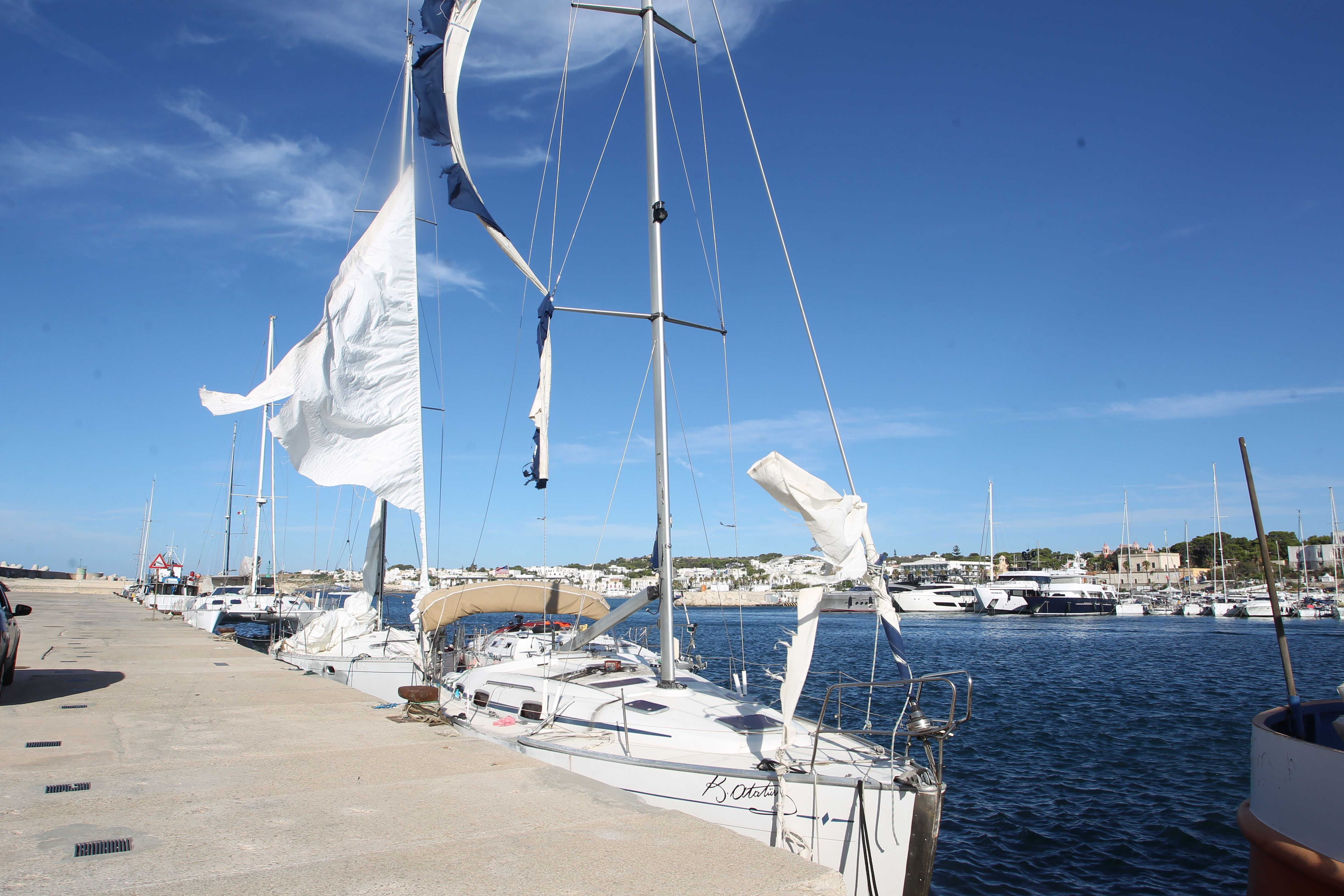 Crotone: fermato scafista iraniano per sbarco 73 migranti