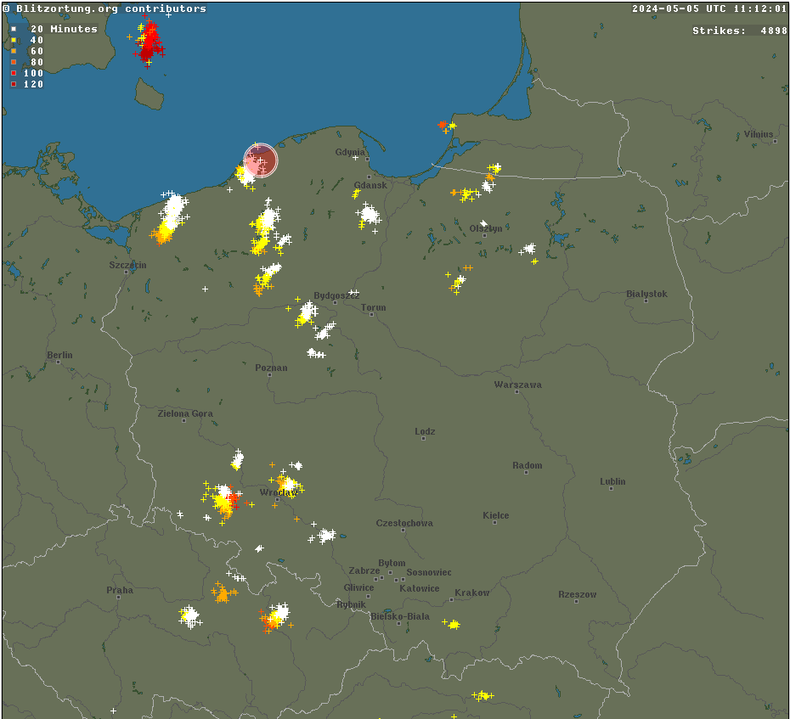 Wyładowania atmosferyczne obserwowane są w wielu regionach kraju