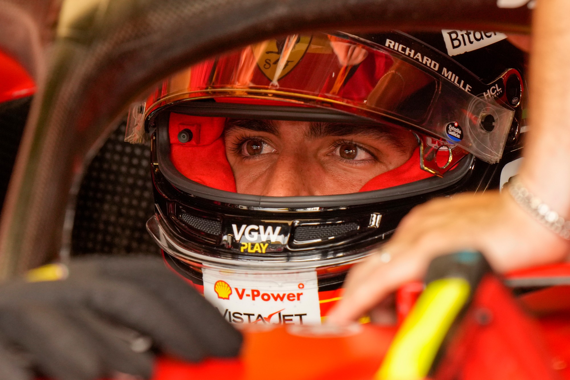 Španielsky jazdec Carlos Sainz (Ferrari).