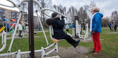 Zajęcia dla seniorów pod chmurką