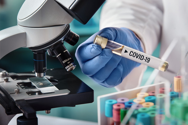Rozpoczęto badania kliniczne drugiej fazy nowego leku przeciwko COVID-19