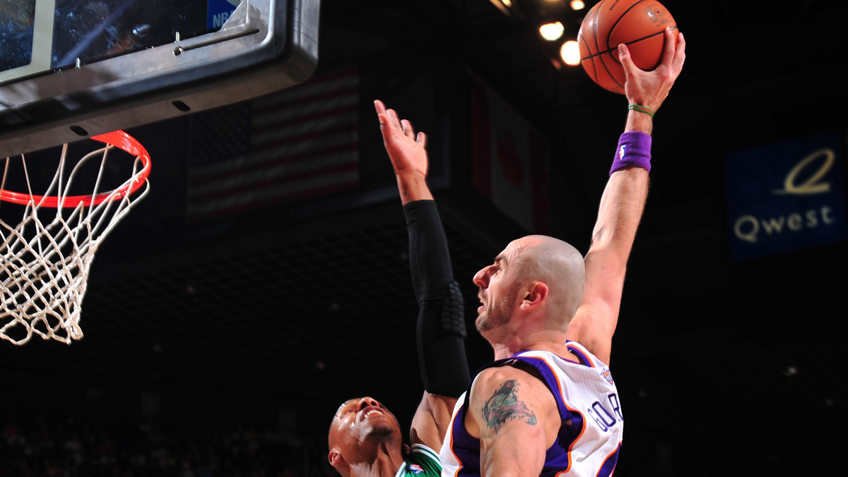 Na nic zdały się 33 punkty Vince'a Cartera. Phoenix Suns przegrali we własnej hali z Oklahoma City Thunder 107:111. Marcin Gortat grał 28 minut. Zdobył 10 punktów i miał osiem zbiórek.