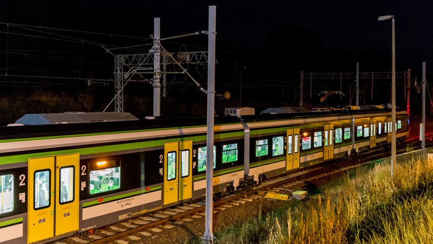 Z taka prędkością polska konstrukcja może konkurować z innymi producentami np. pociągami Pendolino obecnymi już na naszych torach. <br><br> (zuz) PAP/Andrzej Grygiel