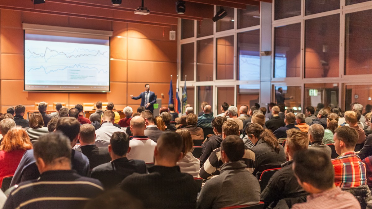 Zmiany sposobu działania i wycofania decyzji personalnych wobec grupy naukowców domagają się od rektora Politechniki Opolskiej sygnatariusze listu otwartego. Pod dokumentem podpisało się blisko sto osób związanych z tą uczelnią, w tym dwóch ostatnich rektorów - prof. Piotr Wach i prof. Jerzy Skubis.