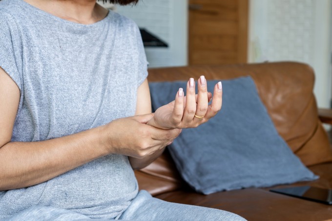 Rheumatoid arthritis: akár 10 évvel is tovább élhet, ha időben észleli ezeket a tüneteket!