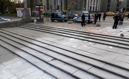 Mężczyzna podpalił się pod PKiN w Warszawie