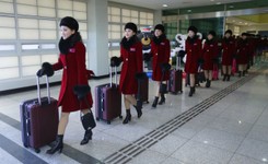 Przywitano je jak gwiazdy. Cheerleaderki z Korei Północnej zameldowały się w Pjongczangu [FOTO i WIDEO]