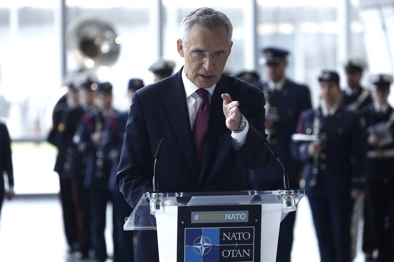 Sekretarz generalny NATO Jens Stoltenberg wygłasza przemówienie podczas 75. rocznicy powstania sojuszu, Bruksela, 4 kwietnia 2024 r.