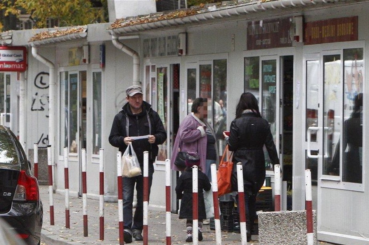 Polski aktor na zakupach. Z kartką od żony?