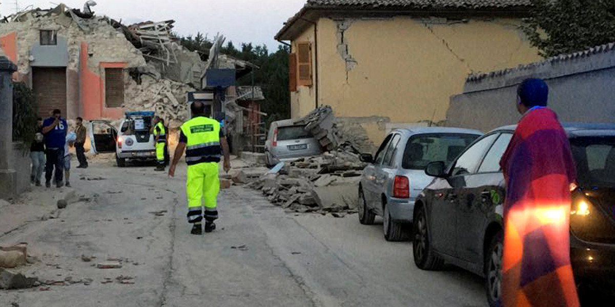 W mieście Amatrice trzęsienie ziemi zniszczyło domy