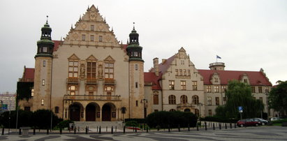 Fałszywy profesor z Poznania od 40 lat molestował studentki. Setki ofiar!