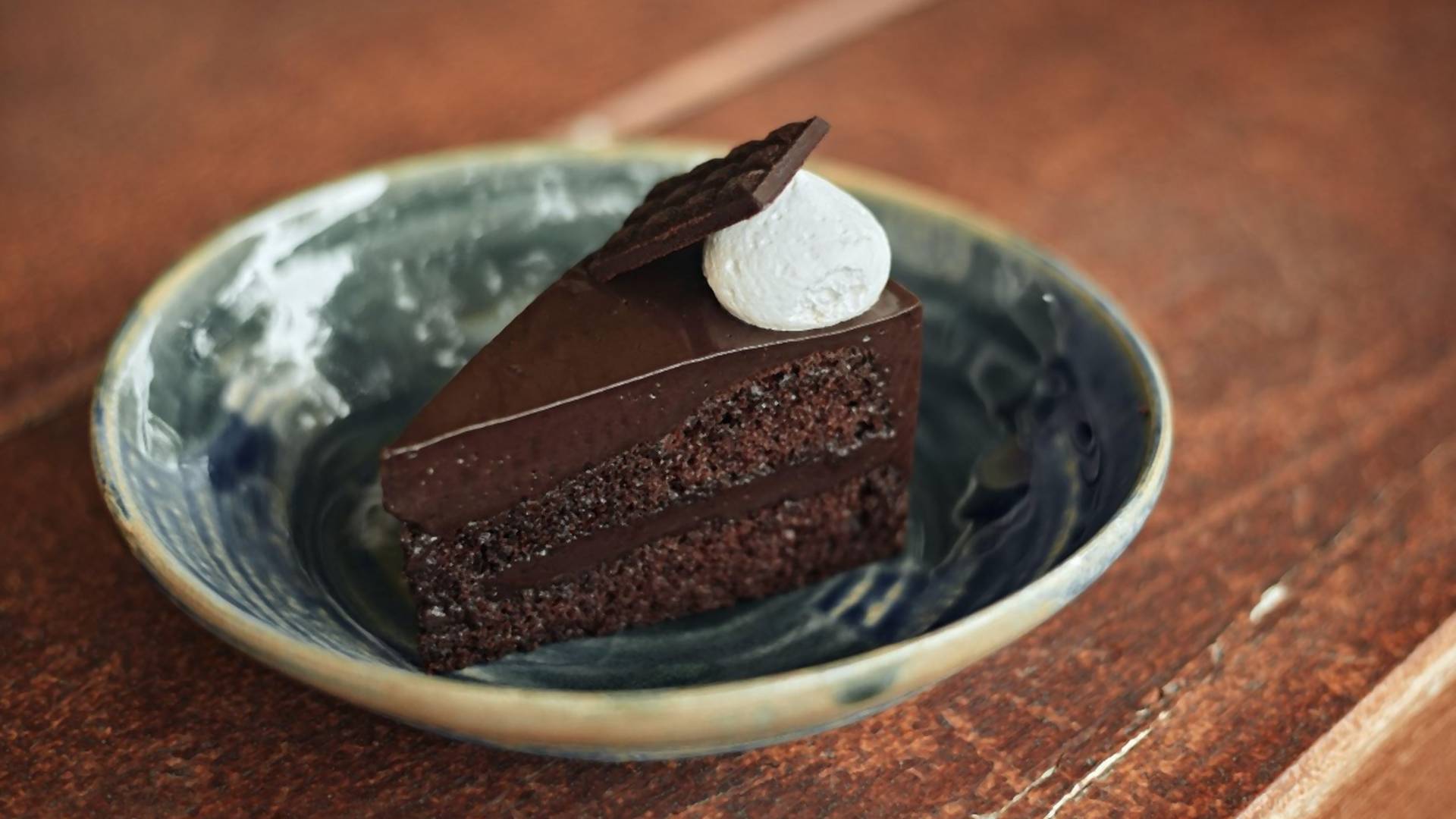 Teško da postoji torta sa više čokolade - toliko kremasta da ćete se raspametiti