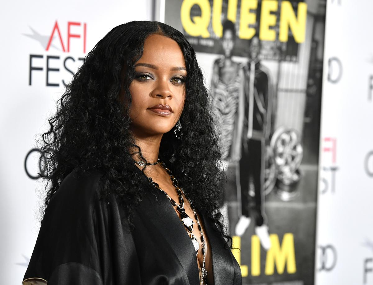 Rihanna ismét stílust váltott, ezúttal a kényelemre szavaz, amióta anya lett