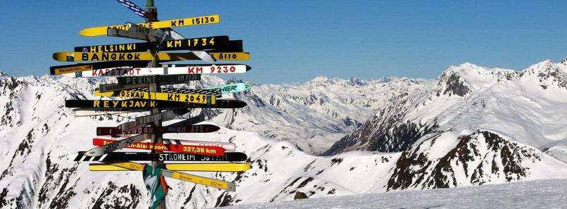 Ischgl jest szczególnie znany za sprawą swojego ośrodka narciarskiego Silvretta Arena, łączączym miasto ze szwajcarskim Samnaun. Ponad 200 kilometrów tras narciarskich i 40 wyciągów tworzy tam jeden z największych, a przy tym jeden z najbardziej obfitujących w śnieg ośrodków narciarskich w Alpach. Sezon zimowy rozpoczyna się każdego roku na początku listopada i trwa do końca kwietnia. Ischgl uchodzi dziś za jeden z najbardziej ekskluzywnych i najnowocześniejszych ośrodków narciarskich w Alpach.