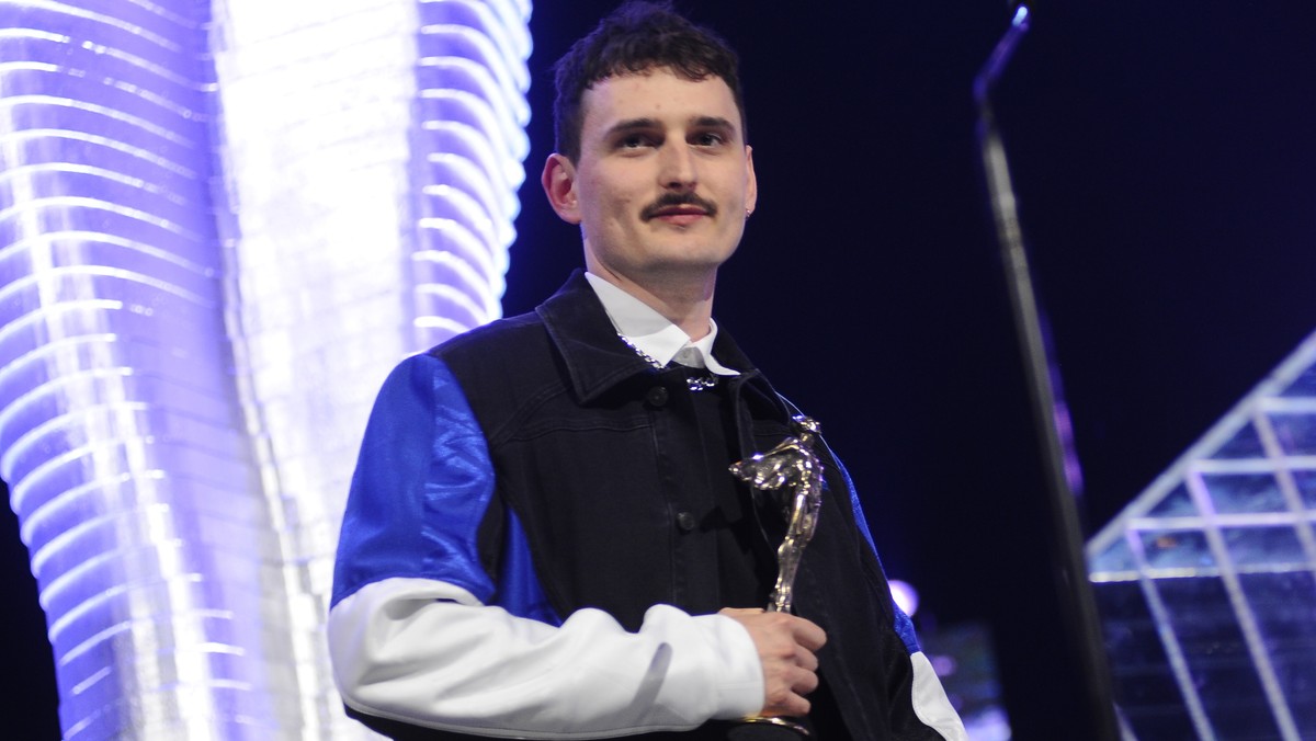 dawid-podsiad-o-zdradzi-w-piosence-rodzinny-sekret-piewa-w-niej-o