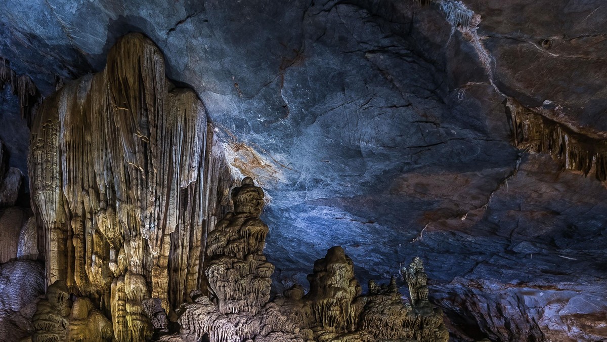 Natural Designs: An Ancient Nest Of Breathtaking Caves Carves Its Way Into The Earth