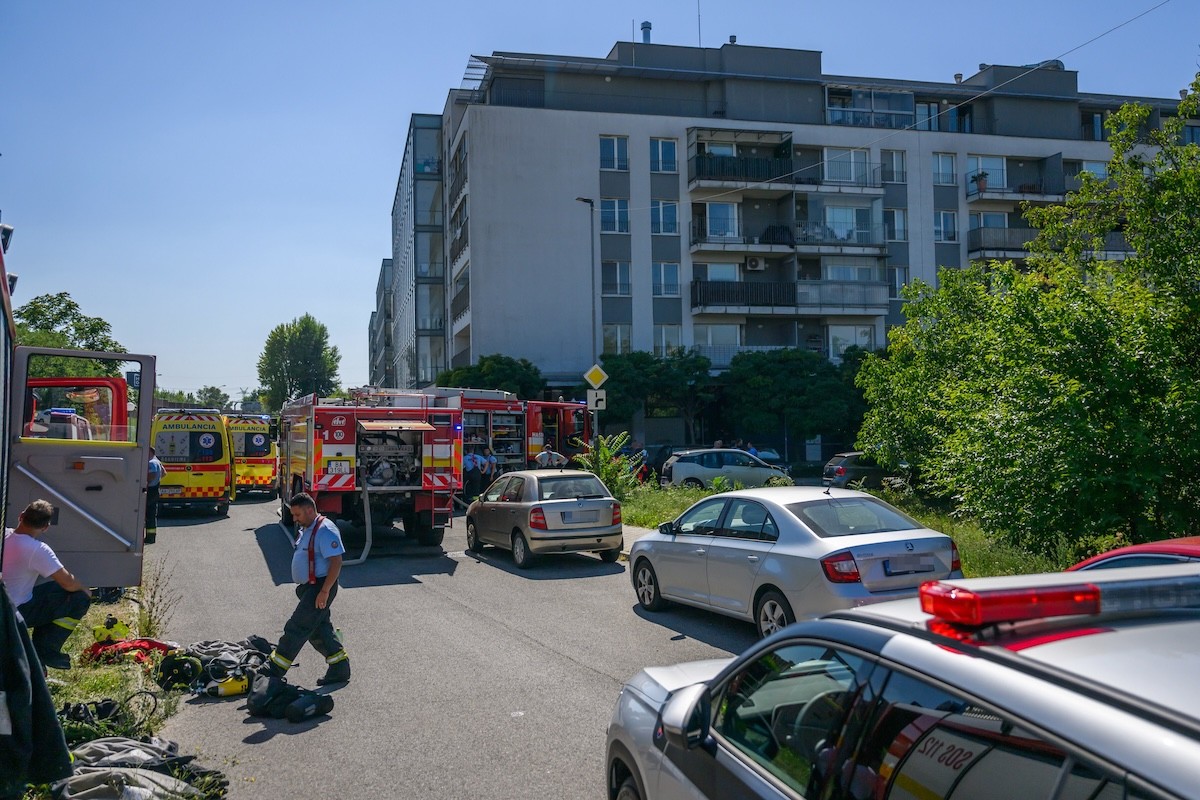 Pri požiari v bytovom dome v bratislavskom Ružinove zomreli dve deti.