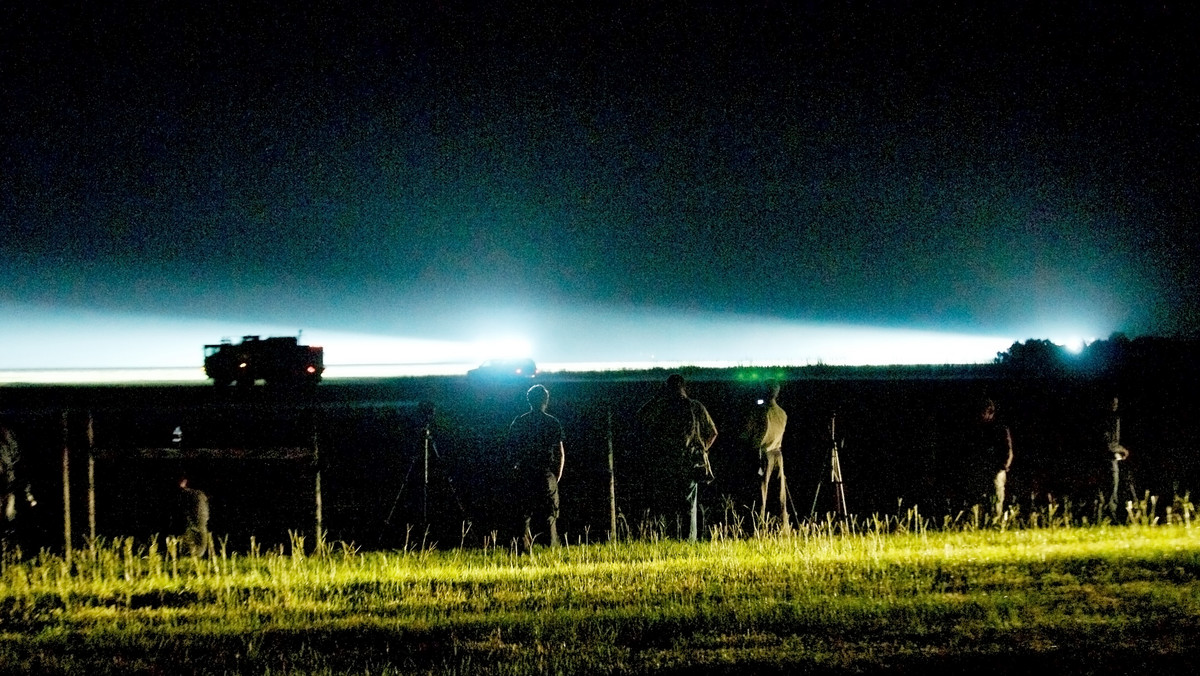 Wielkość wszechświata i ogromna ilość planet sprawiają, że nawet naukowcy stwierdzają, że gdzieś w kosmosie musi istnieć życie. Ufolodzy idą o krok dalej mówiąc, że jest to cywilizacja znacznie bardziej inteligentna i zaawansowana technologicznie. Dlaczego nie potrafimy się z tym pogodzić?