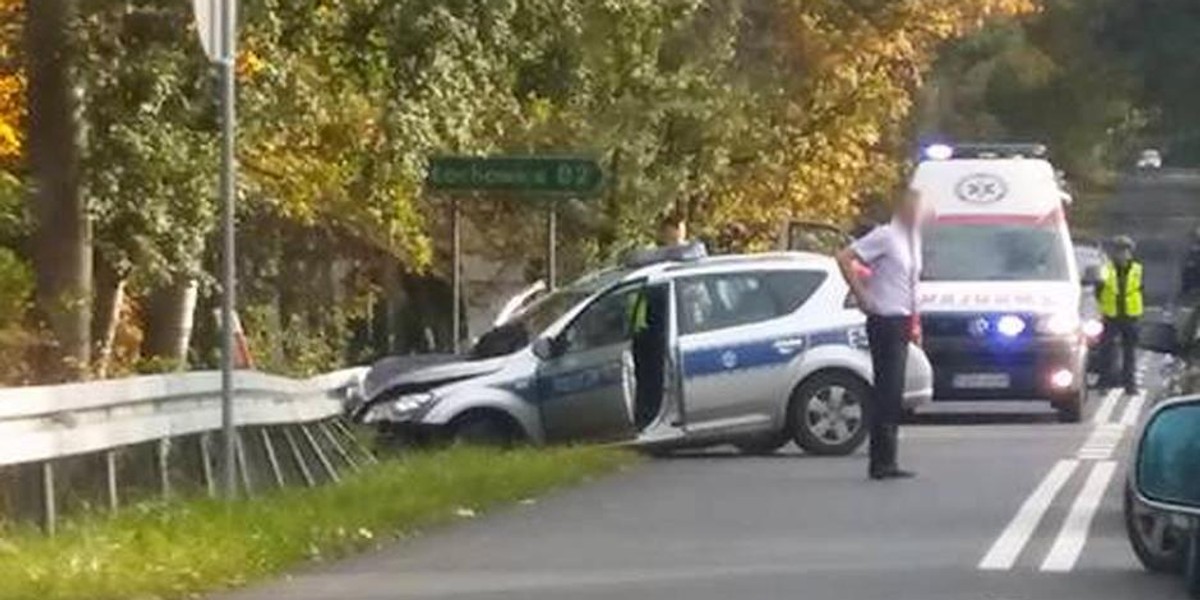 Trzech policjantów zostało rannych w dwóch wypadkach