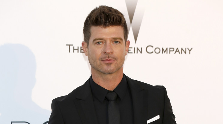 Robin Thicke és fiatal barátnője első gyermeküket várják/Fotó: Northfoto