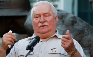 Lech Wałęsa choruje na Covid-19. O swoim stanie zdrowia poinformował w mediach społecznościowych