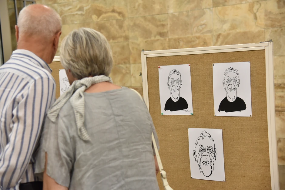 Izložba crteža i karikatura Predraga Koraksića Koraksa