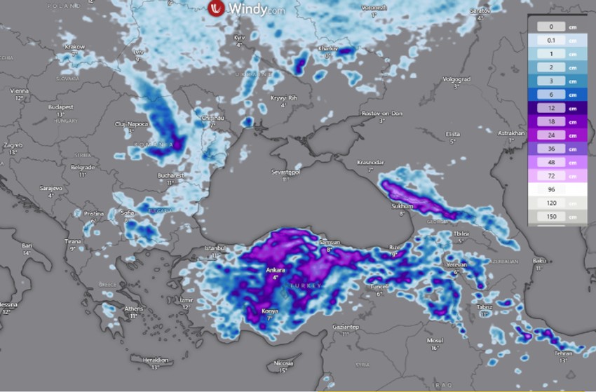 Neka područja bi mogla da dobiju čak i više od 30 cm svežeg snega u prvim danima maja, sa uticajem snežnih padavina izazvanih efektom Crnog mora nakon dubokog površinskog minimuma