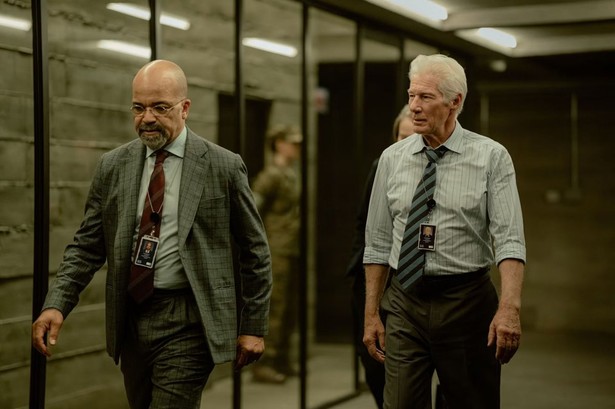 Jeffrey Wright i Richard Gere w serialu "Agencja"