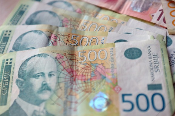 Svi đaci prvaci u ovom gradu dobijaju 10.000 DINARA ZA UDŽBENIKE! Lepe vesti za roditelje: Prve isplate već u junu