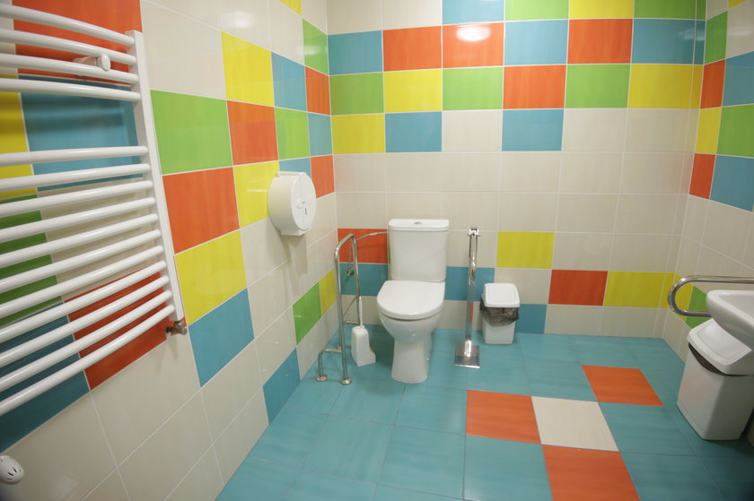 Toaleta w przychodni Fundacji Wrocławskie Hospicjum dla Dzieci