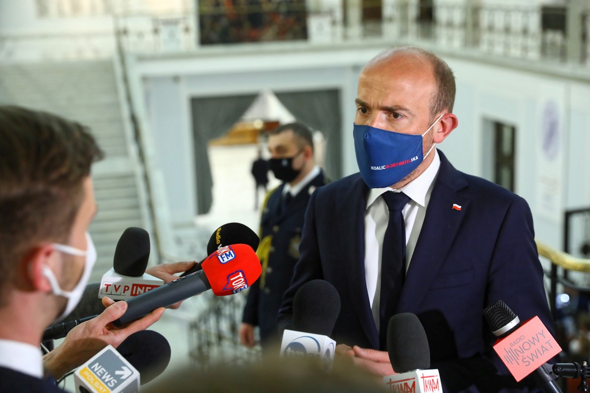 Polexit - komentarz Borysa Budki - Polityka - Vimarsana News