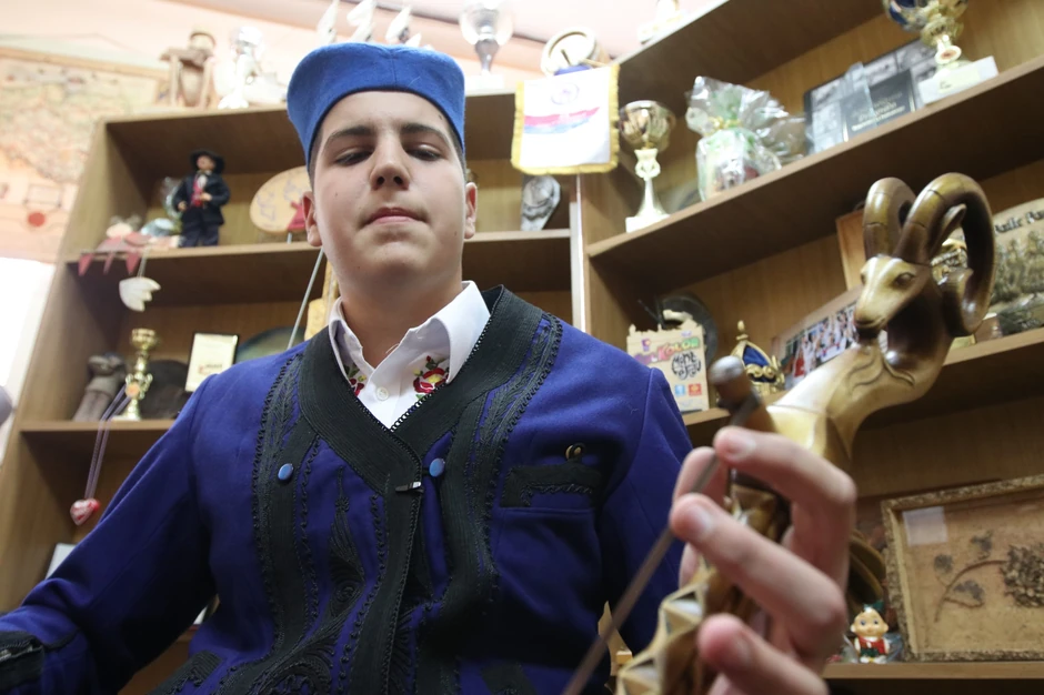 Stefan Tomić, gusle