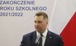 Od września do szkół wraca tryb stacjonarny. "Będziemy w niej trwać przez kolejny rok szkolny"