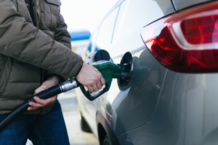 Zmiany na stacjach paliw od 2 marca. Kierowcy diesli najbardziej je odczują