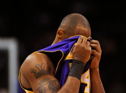 Bryant rzucił więcej od Howarda, ale Lakers przegrali z Magic