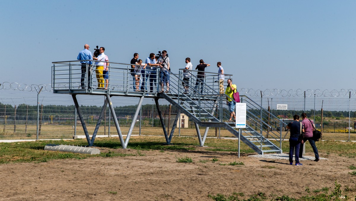 Na terenie podkatowickiego lotniska w Pyrzowicach powstały dwie platformy spotterskie. Są to miejsca, z których fani lotnictwa mogą obserwować ruch lotniczy i fotografować samoloty. Każda platforma pomieści 25 osób. Oficjalne otwarcie odbyło się wczoraj.