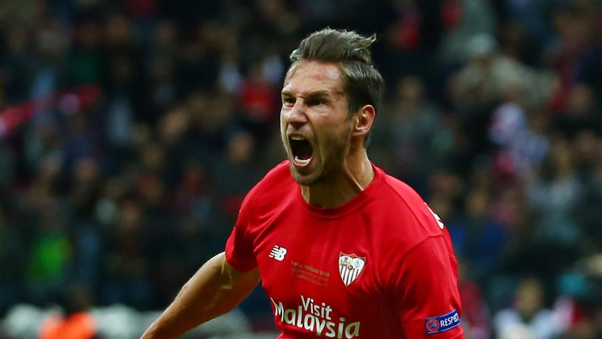 Grzegorz Krychowiak nie będzie najmilej wspominał niedzielnego wieczoru na Estadio Sanchez Pizjuan. Polak wprawdzie wywalczył dla swojej drużyny rzut karny, ale Sevilla FC przegrała z Realem Sociedad 1:2 (0:2), a czołowy kadrowicz Adama Nawałki strzelił gola samobójczego.