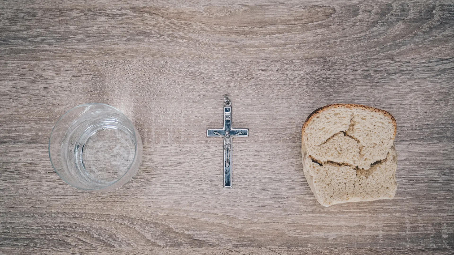 Wraz z odejściem od religii odchodzimy od postu, ale też skracamy swoje życie. Dlaczego warto pościć?