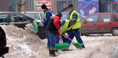 Obłuda! Odśnieżyli dla "ministra". Zobacz, jak!