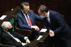 Zjednoczona Prawica może się rozpaść. Porozumienie w Brukseli i kłopoty w Warszawie