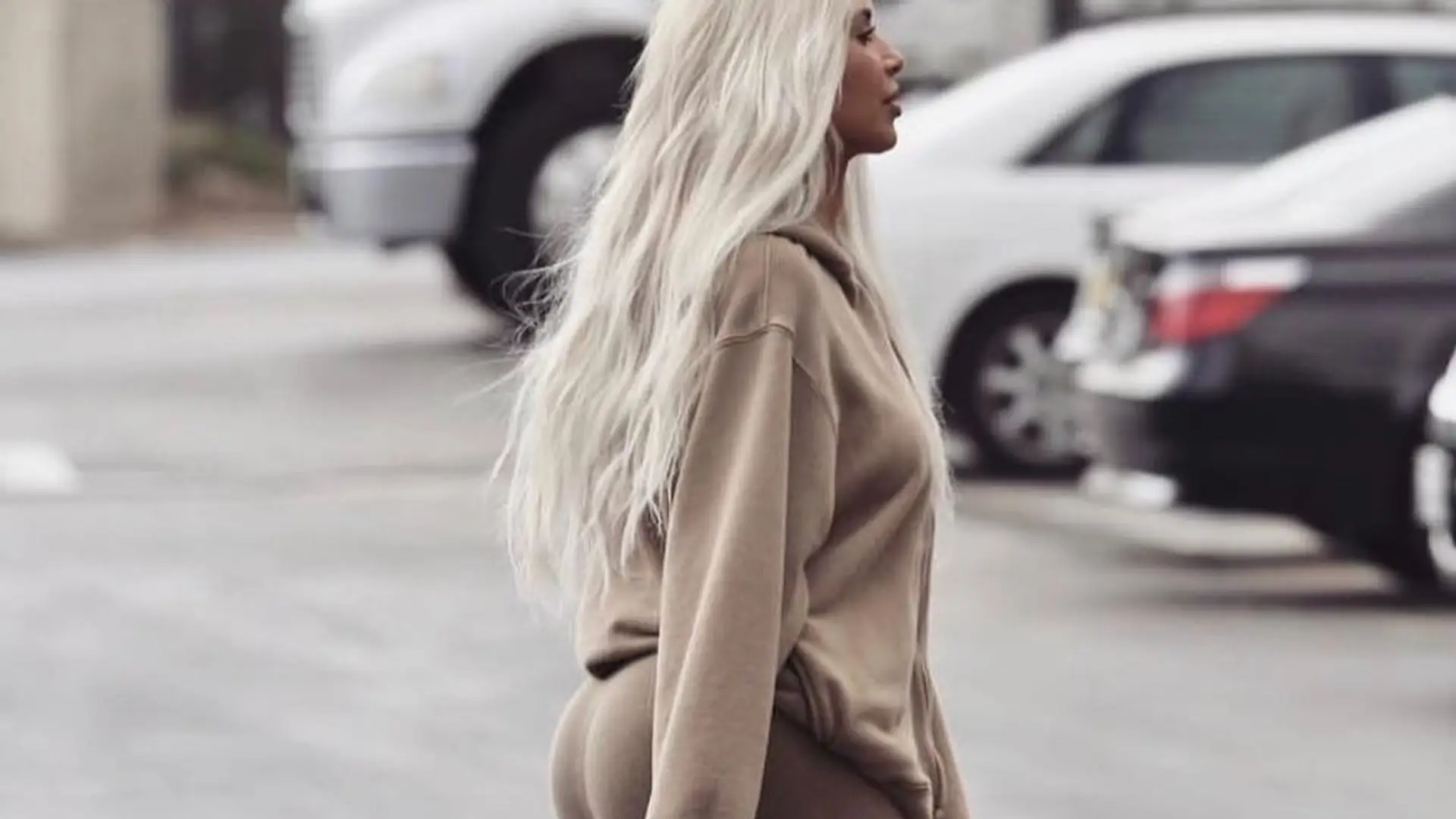 Kim Kardashian "wyskakuje z lodówki" w nowojorskim metrze. Co stało się w podziemiach?