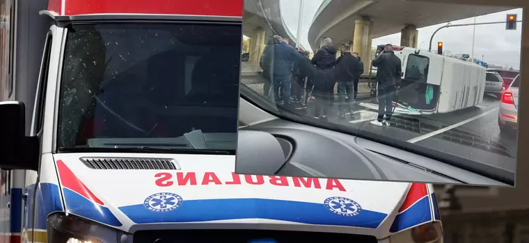 Wypadek w Białymstoku. Saab wjechał na czerwonym i uderzył w busa z dziećmi
