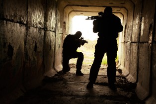 Trwa zaciekła "brudna bitwa" na północy. Rosjanami dowodzi ukraiński renegat