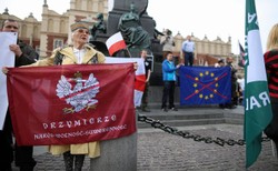 Demonstracje antyunijne środowisk narodowych w 12. rocznicę wejścia Polski do UE