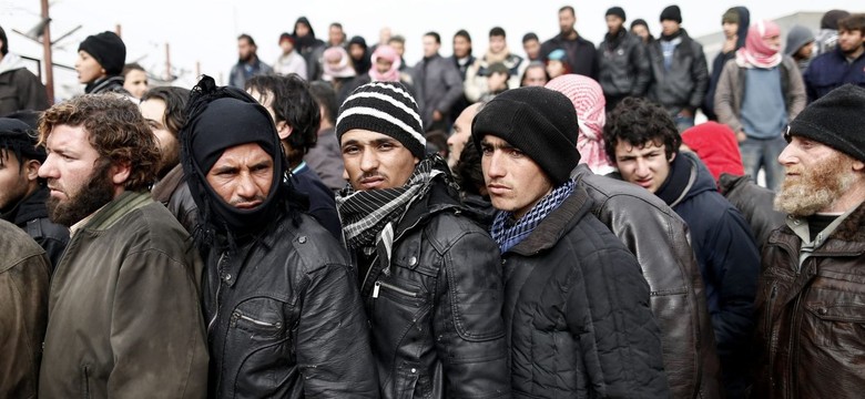 Syryjczycy uciekają z Aleppo i szturmują granicę z Turcją